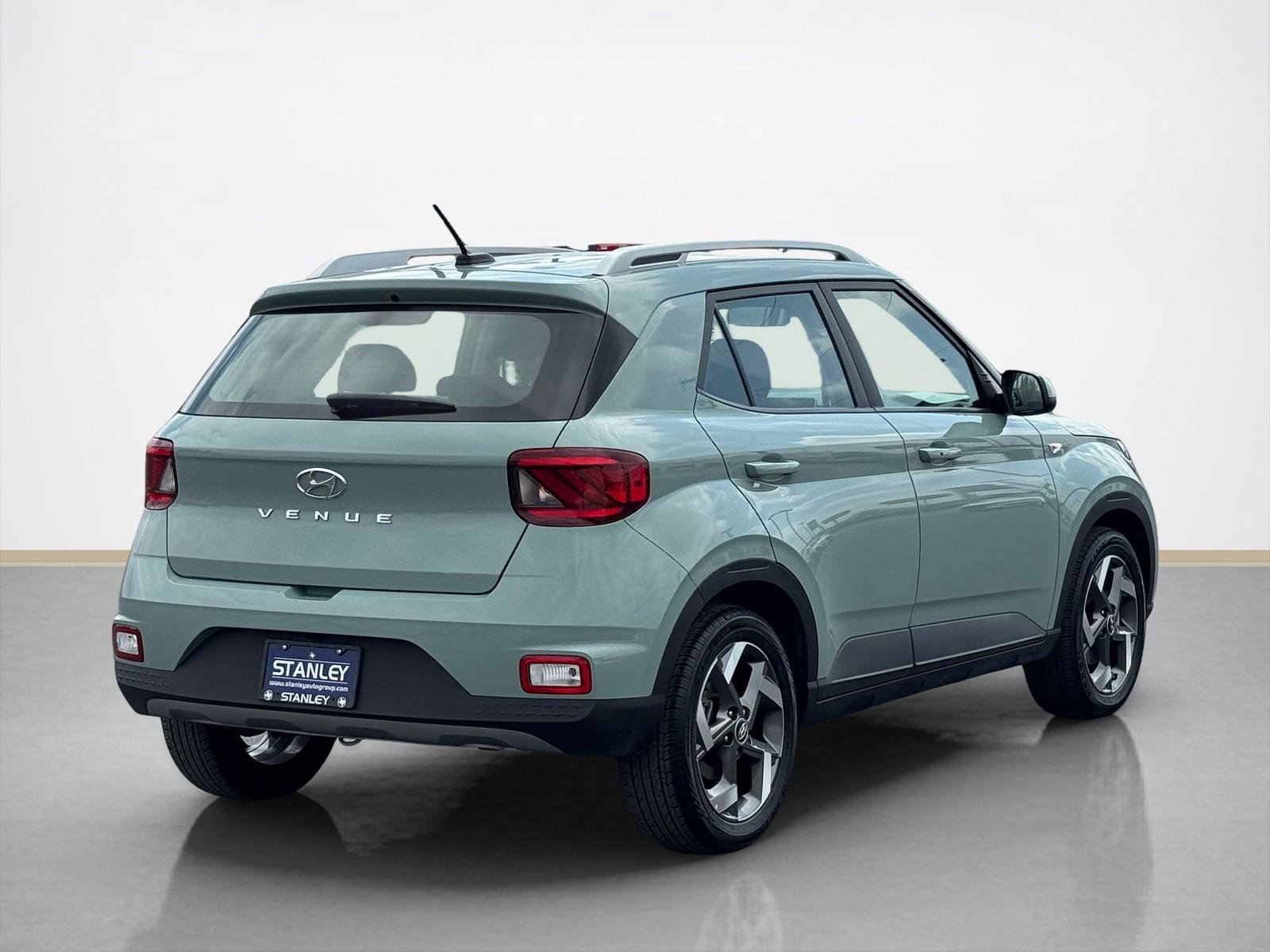 Used 2025 Hyundai Venue SEL image 7