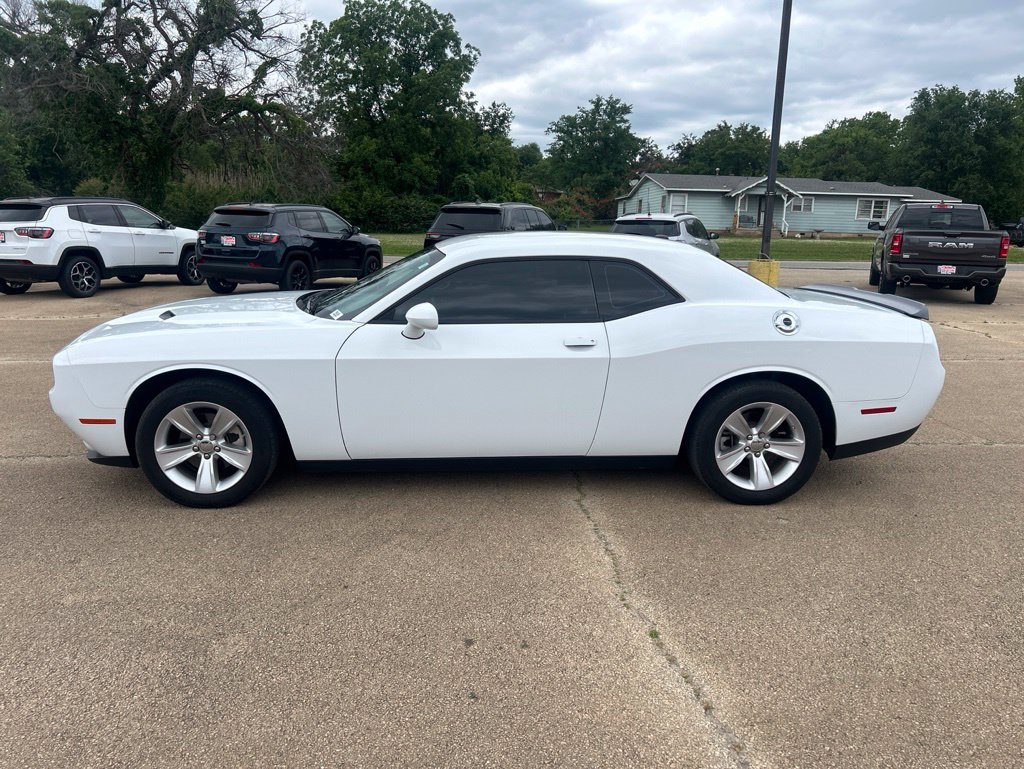 Used 2023 Dodge Challenger SXT RWD image 2