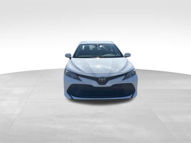 Used 2020 Toyota Camry LE image 9