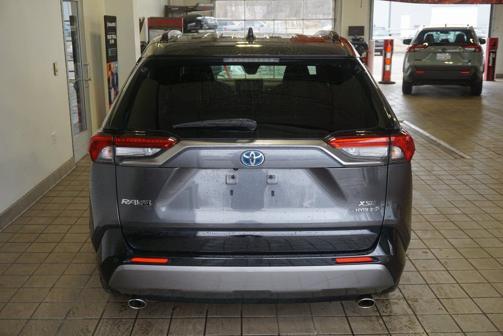 Used 2020 Toyota RAV4 XSE image 17