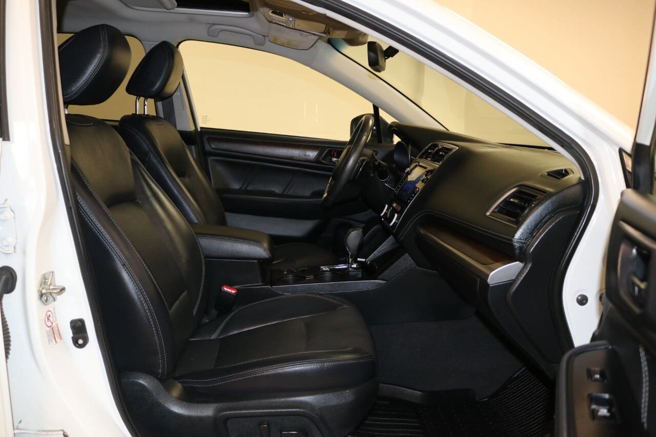 Used 2019 Subaru Outback 2.5i Limited w/ Popular Package #2 image 17