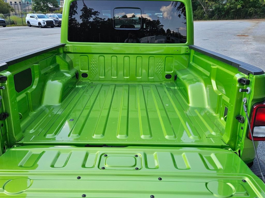New 2025 Jeep Gladiator Sport AWD/4WD image 12
