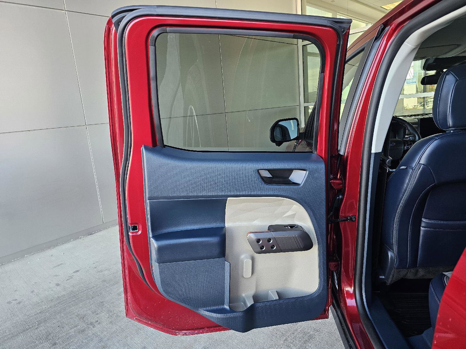 Used 2025 Ford Maverick Lariat w/ 4K Tow Package image 16