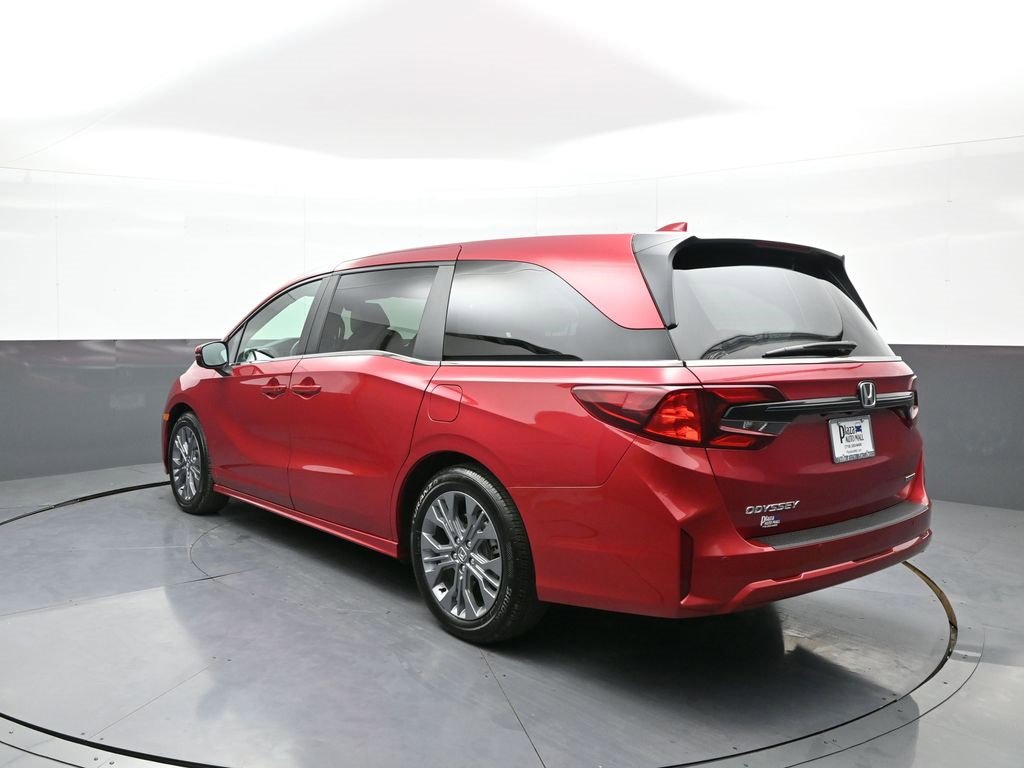 Certified 2025 Honda Odyssey Touring image 8