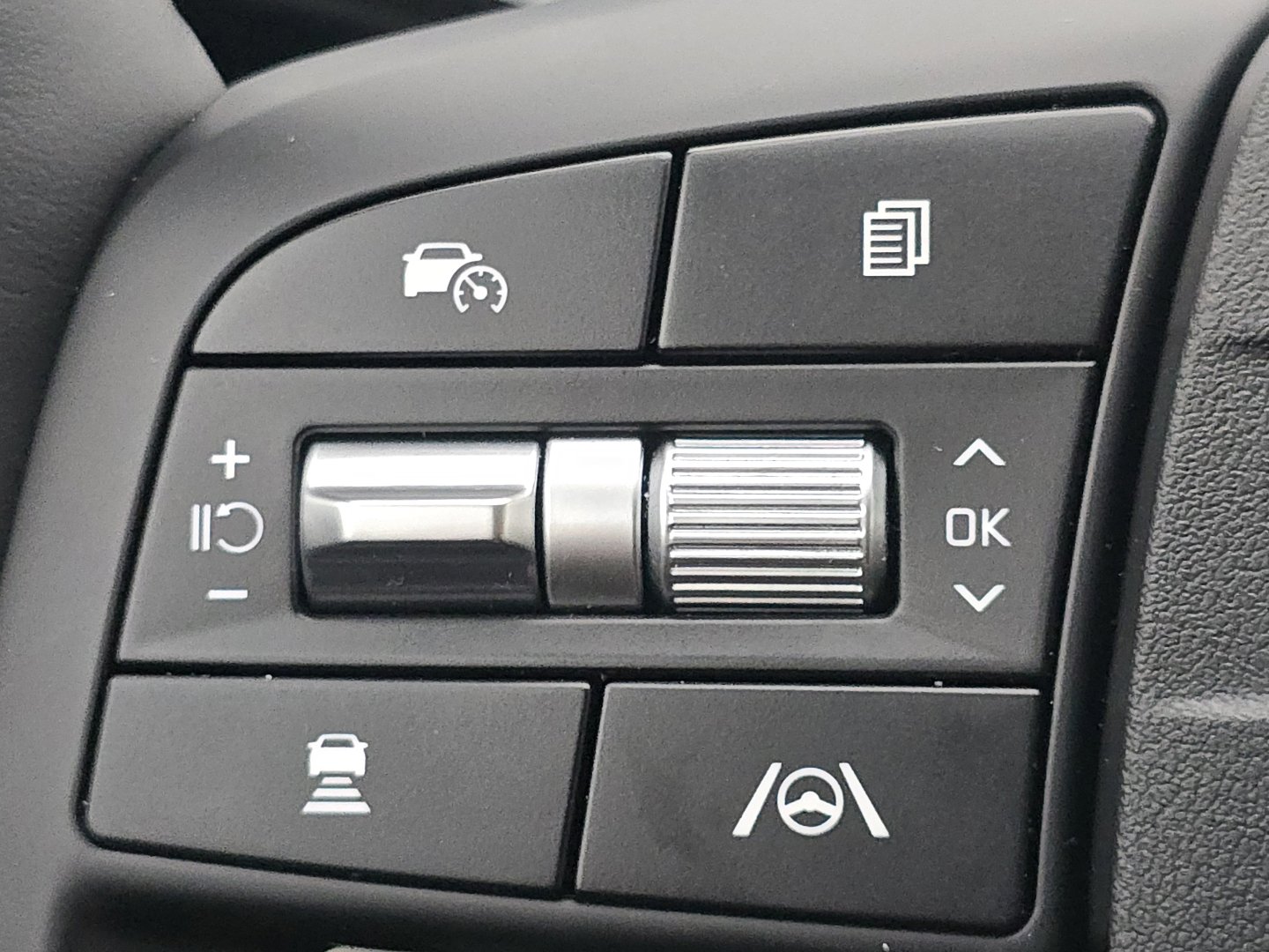 New 2026 Kia Sportage EX FWD image 29