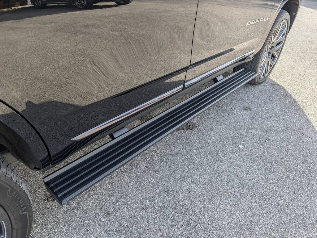New 2025 GMC Yukon Denali Ultimate AWD/4WD image 32