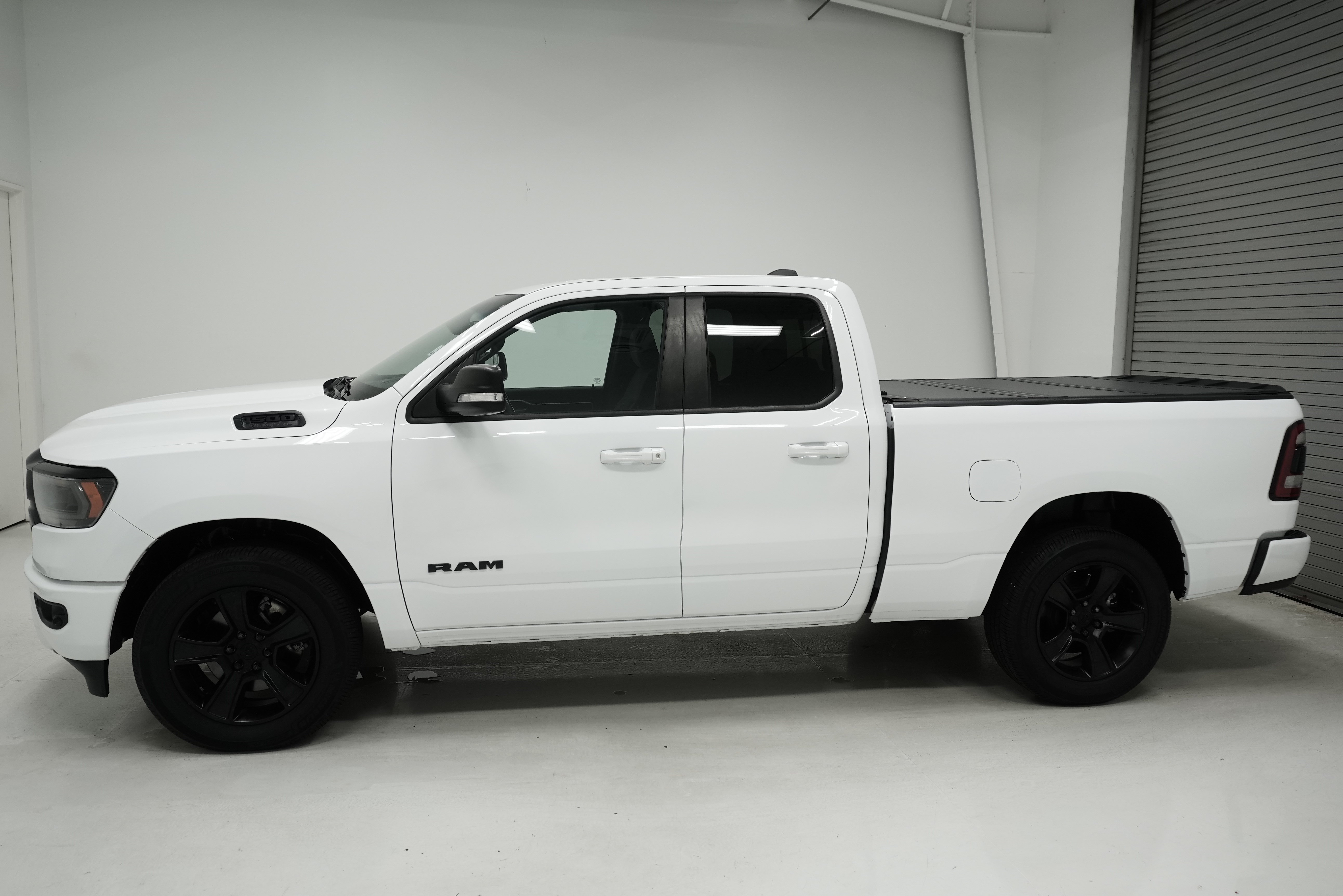 Used 2022 RAM 1500 Big Horn w/ Night Edition AWD/4WD image 5