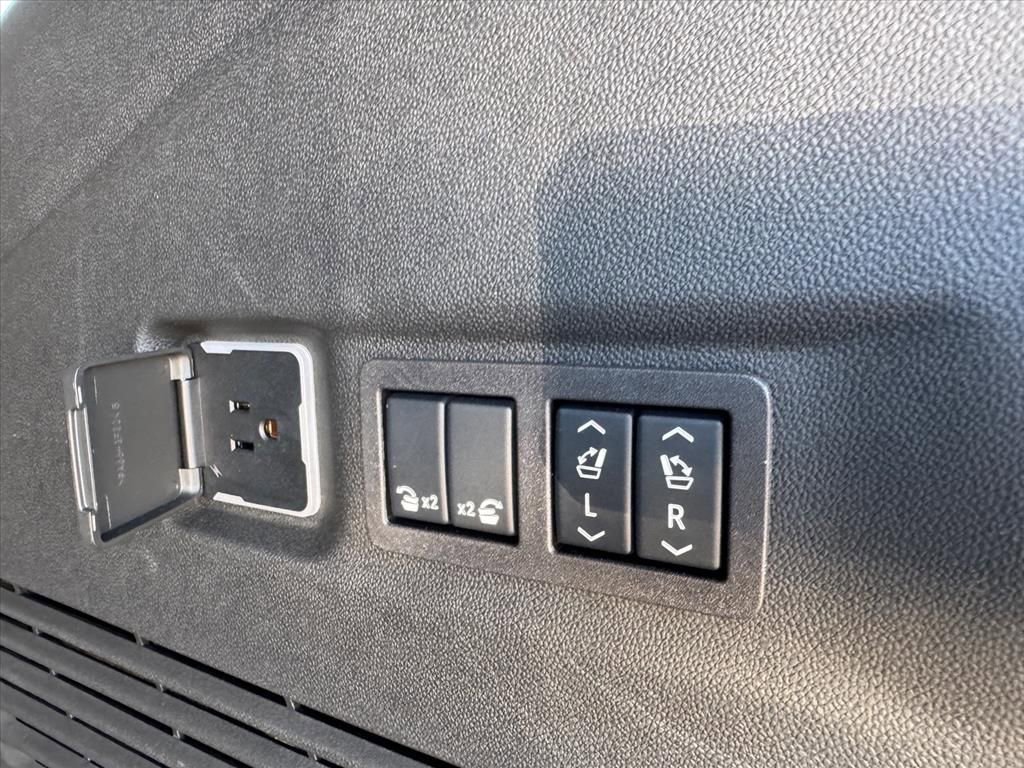 Used 2024 Chevrolet Suburban Premier w/ Premium Package image 12