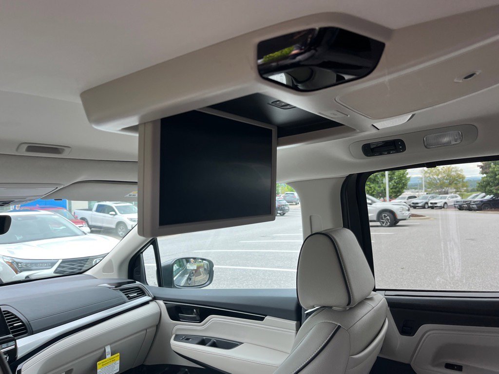 New 2026 Honda Odyssey Touring image 11