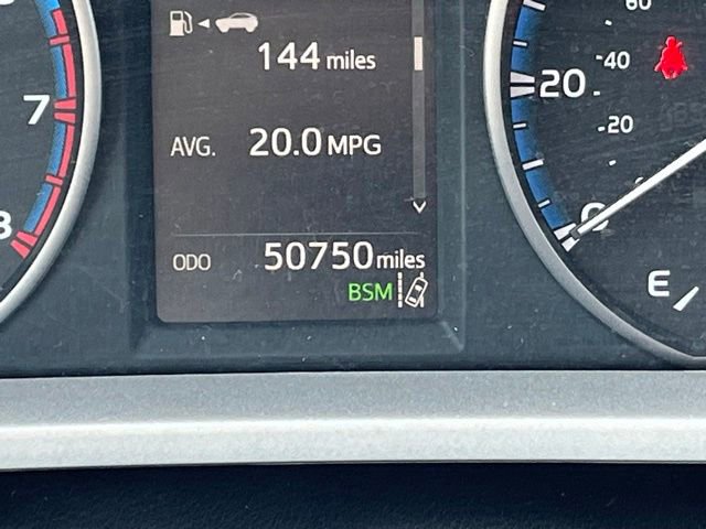 Used 2017 Toyota RAV4 XLE AWD/4WD image 32
