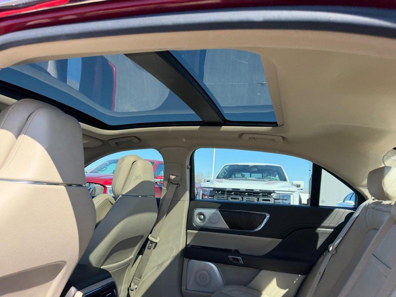 Used 2020 Lincoln Continental Reserve w/ Luxury Package image 11