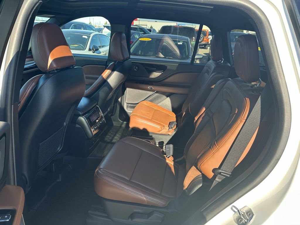 Used 2021 Lincoln Aviator Reserve w/ Elements Package Plus image 28