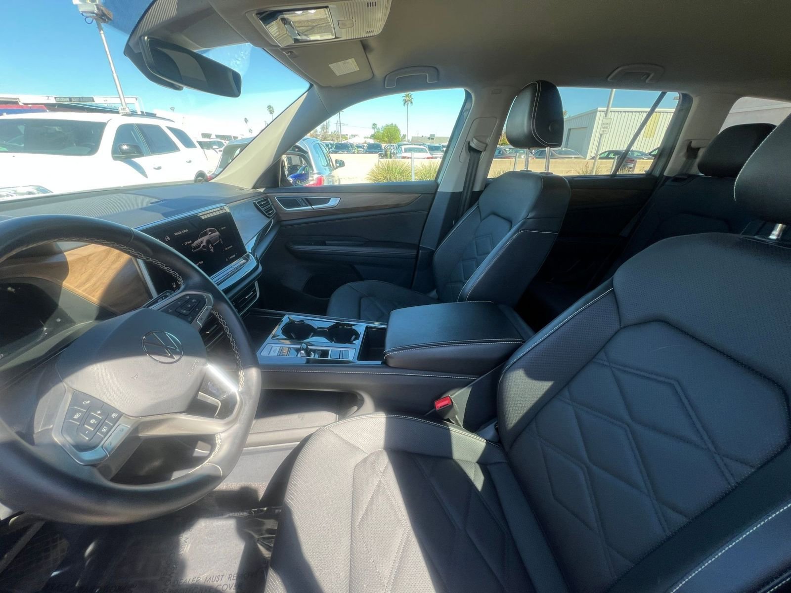 Used 2025 Volkswagen Atlas SE AWD/4WD image 29
