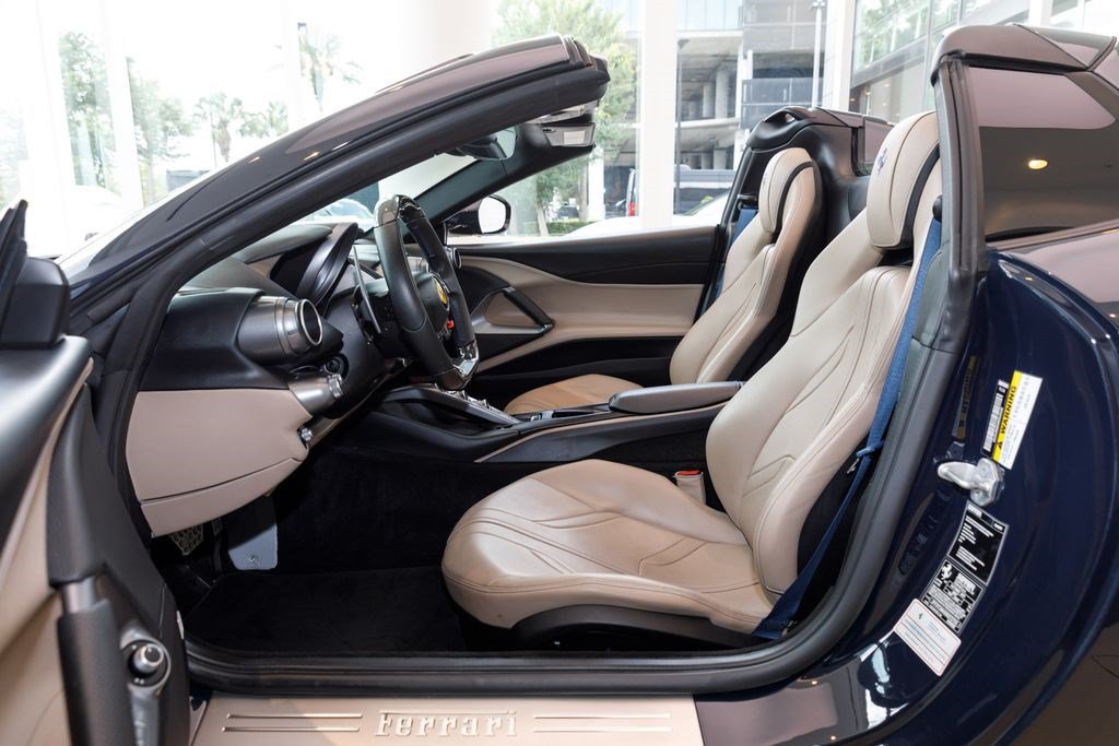 Used 2022 Ferrari 812 GTS RWD image 32