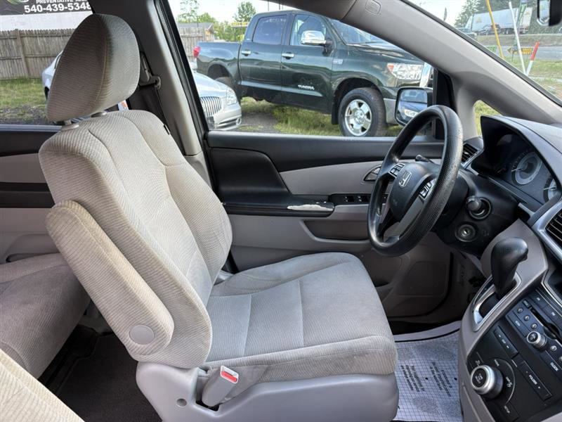 Used 2013 Honda Odyssey LX image 17