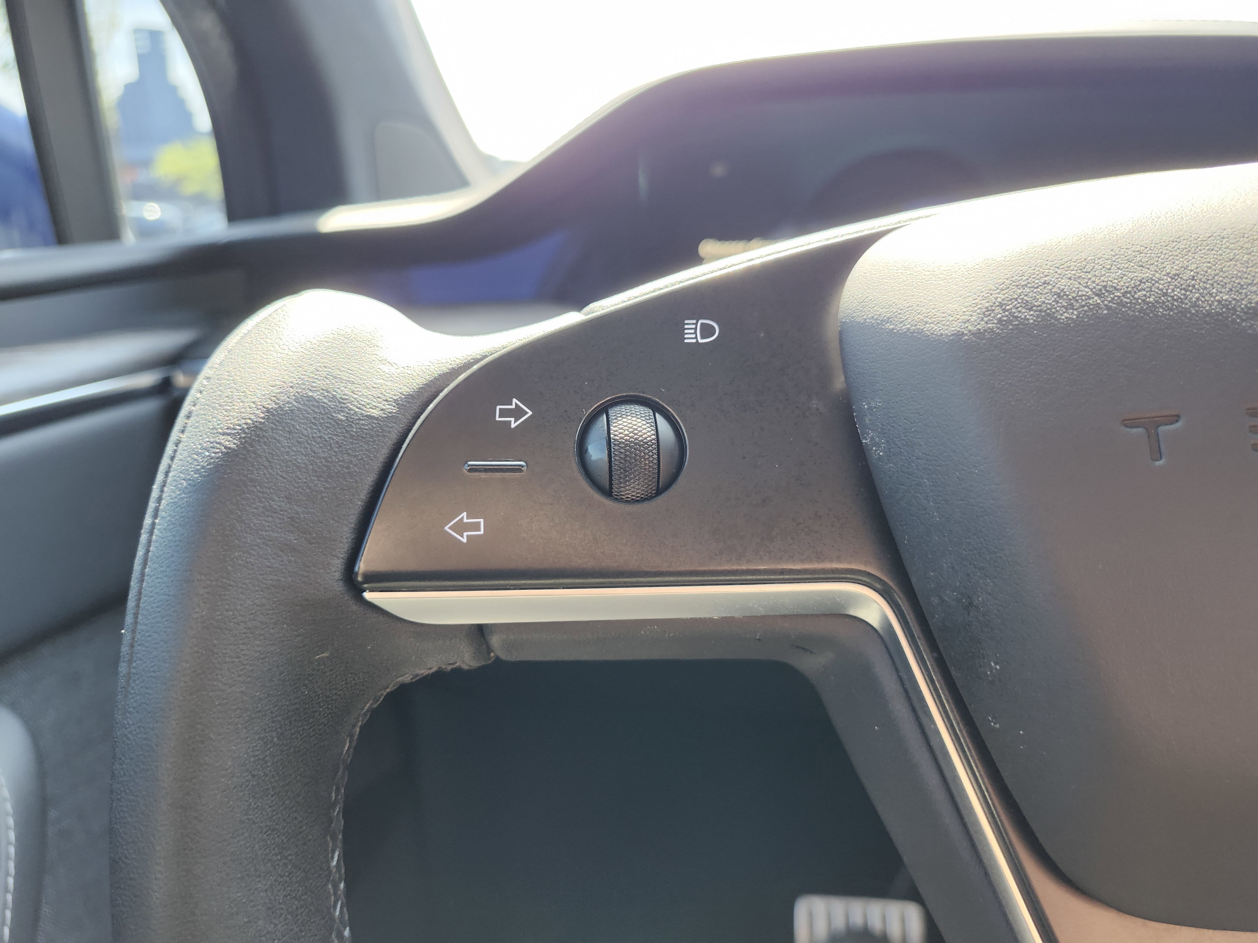 Used 2023 Tesla Model X image 35