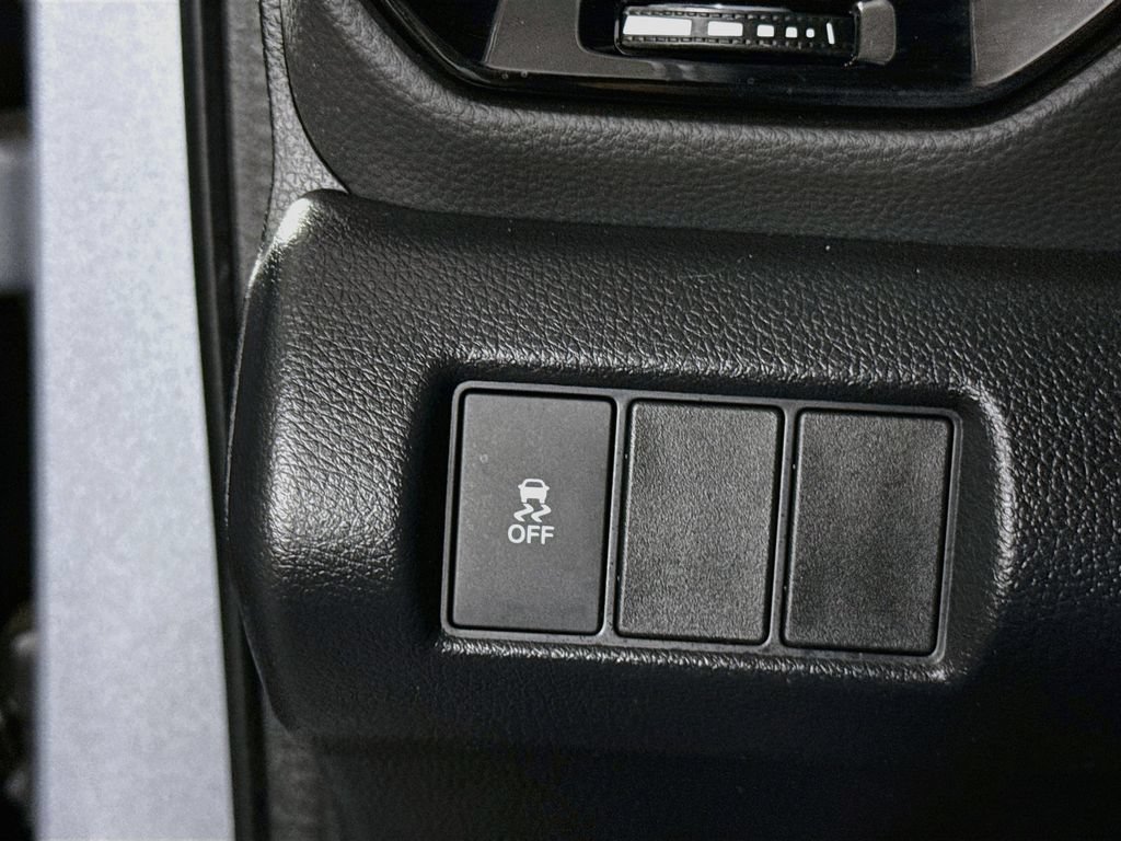 Used 2023 Honda Pilot Sport image 17