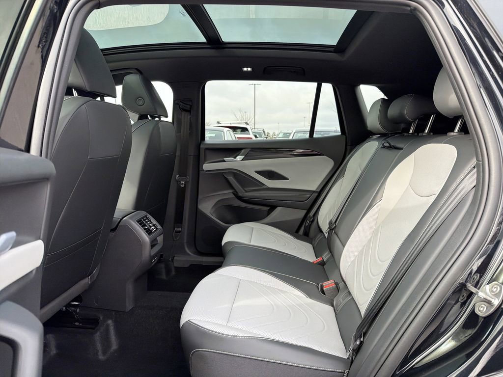 New 2026 Volkswagen Tiguan SE R-Line image 14