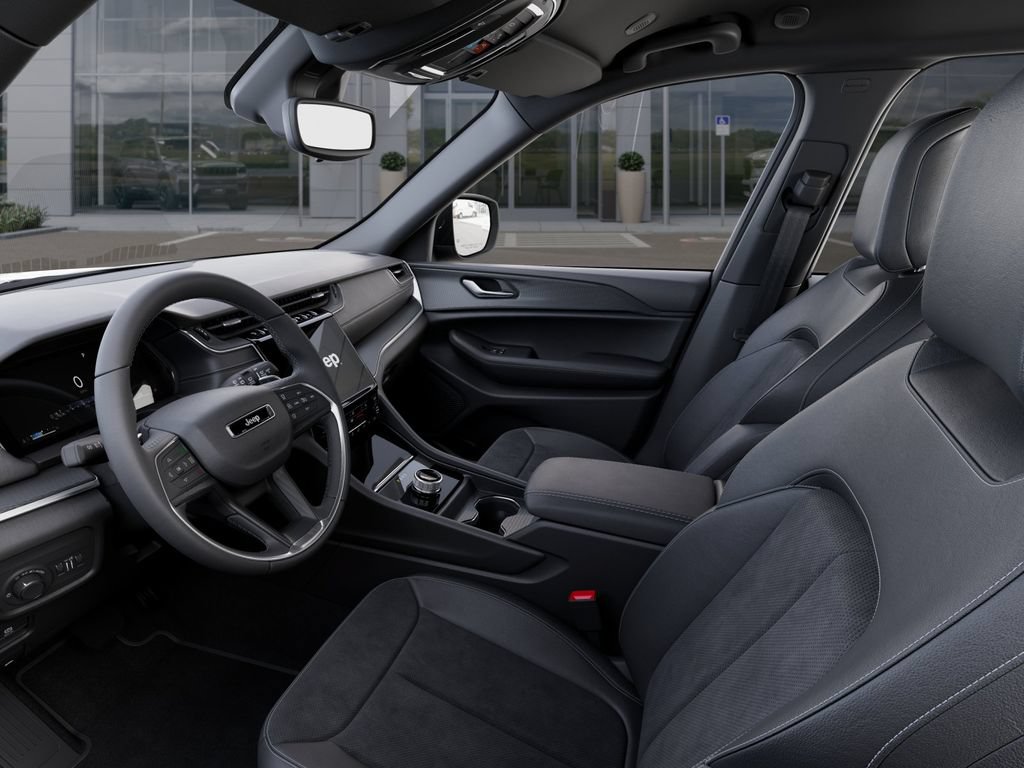 New 2025 Jeep Grand Cherokee Altitude AWD/4WD image 23