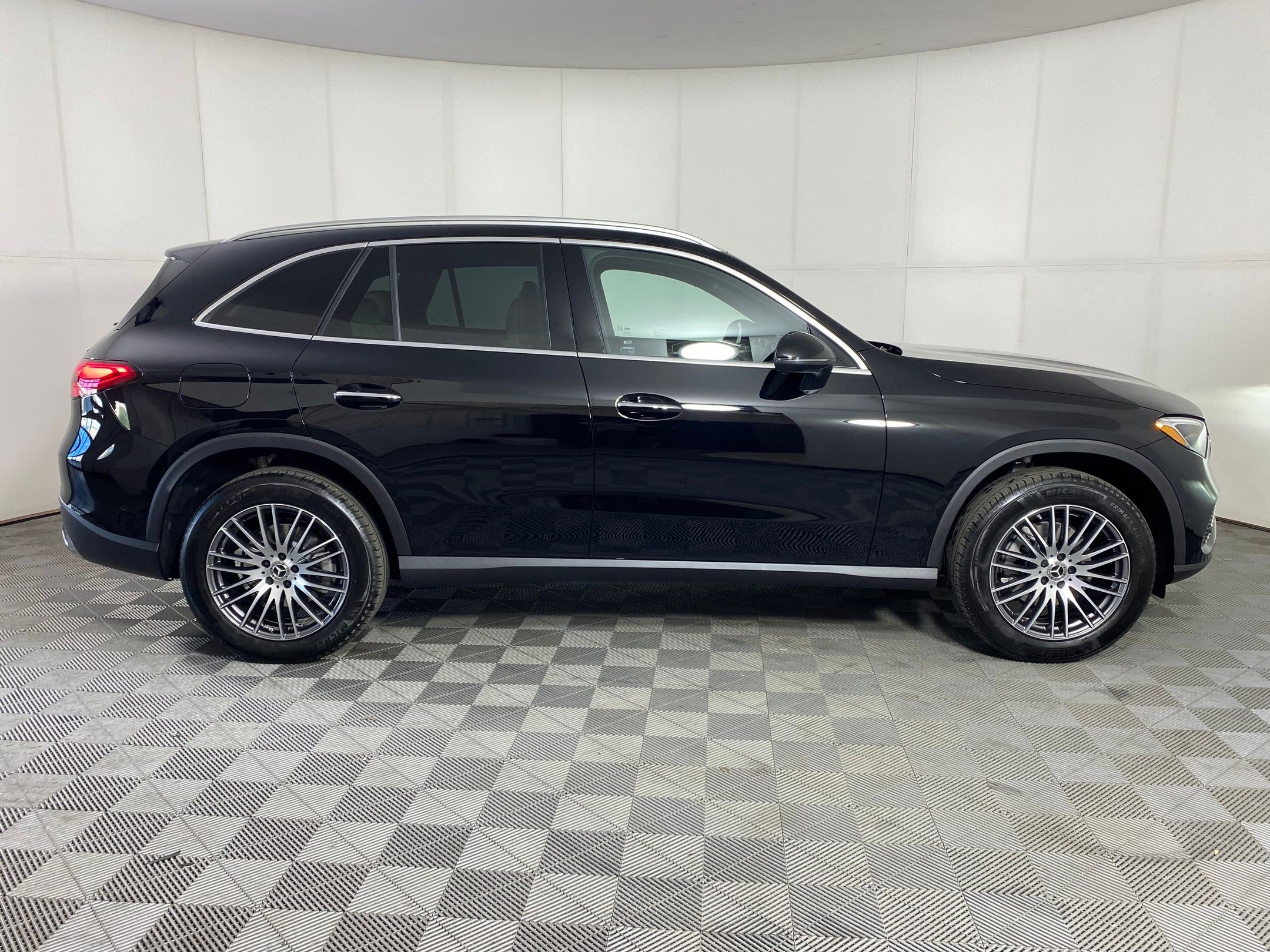 Used 2026 Mercedes-Benz GLC 300 4MATIC image 7