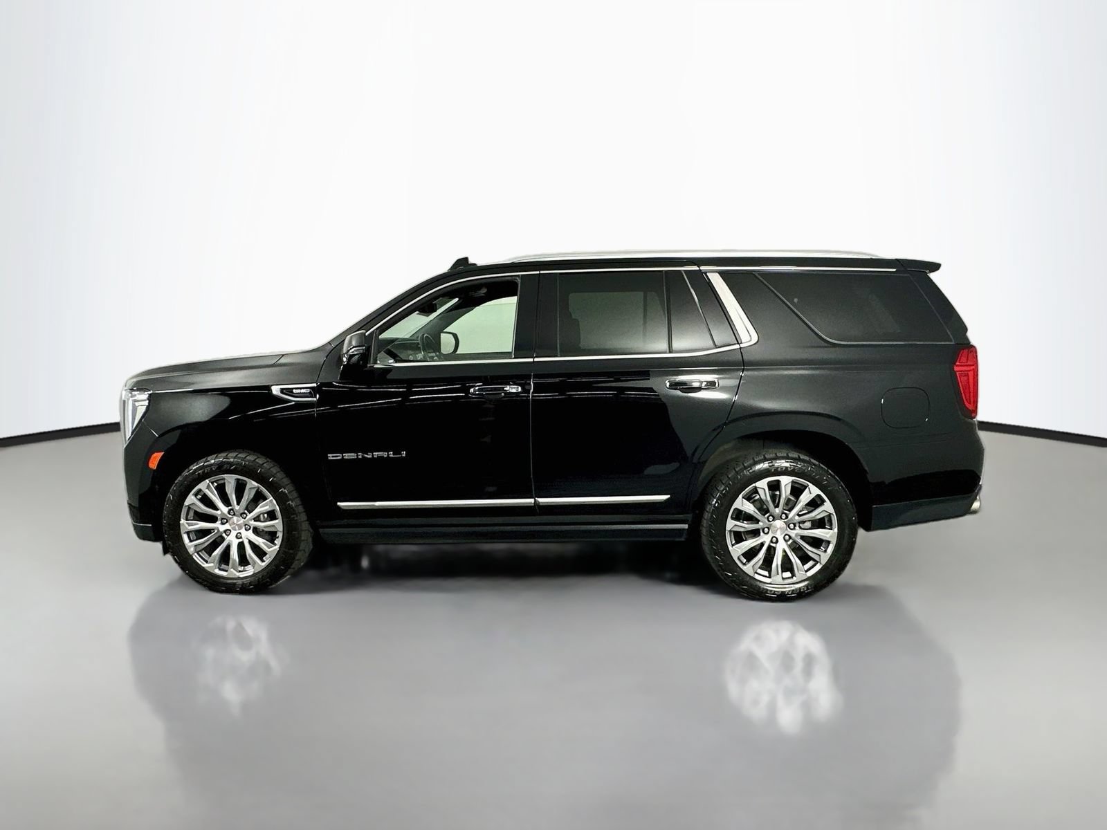 Used 2023 GMC Yukon Denali w/ Max Trailering Package AWD/4WD image 5