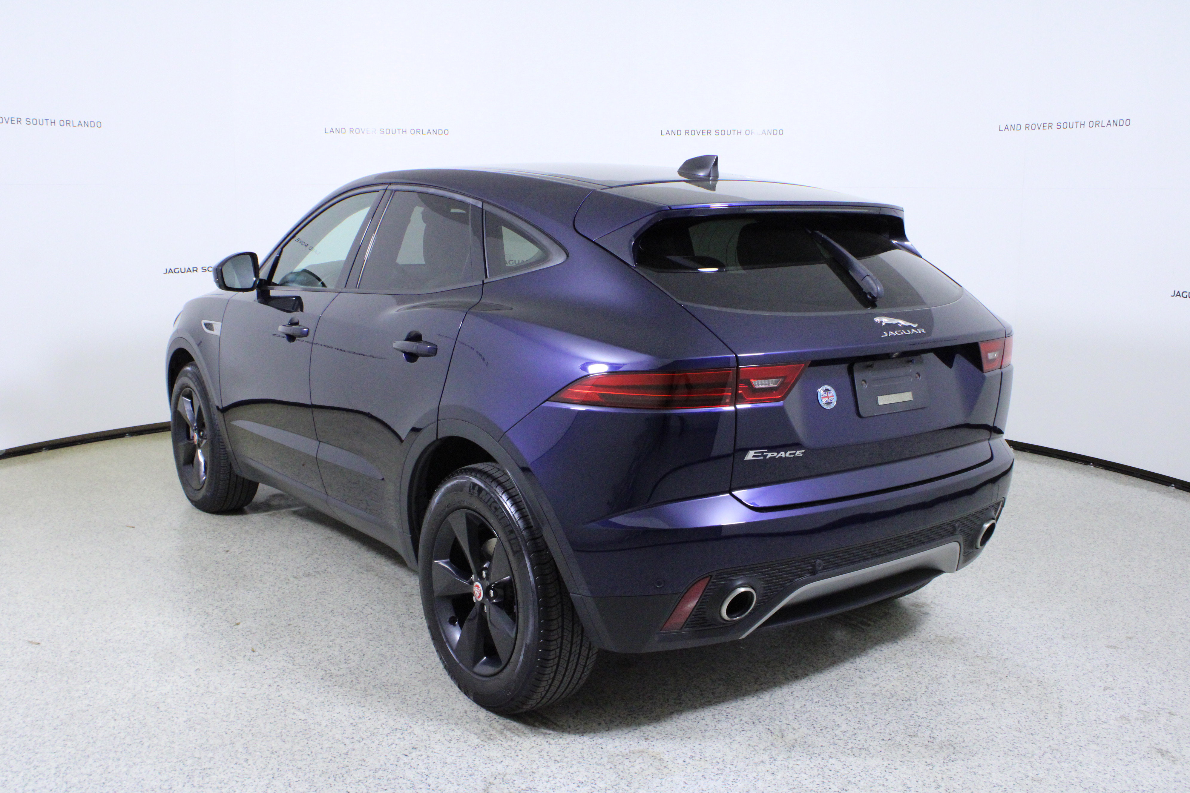 Used 2022 Jaguar E-PACE image 5