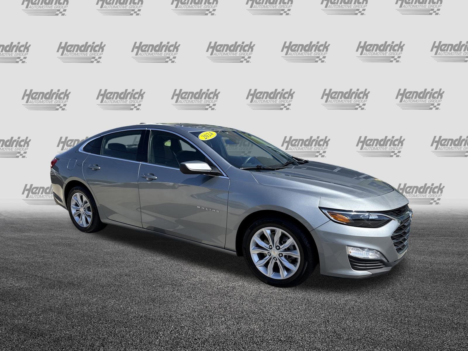 Used 2024 Chevrolet Malibu LT FWD image 2