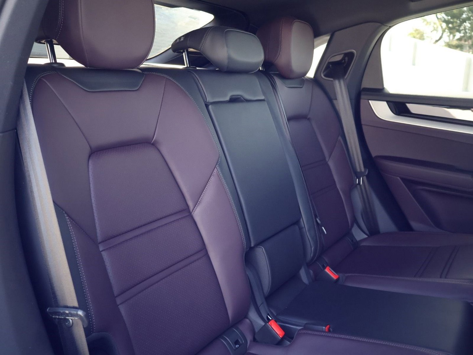 Certified 2025 Porsche Cayenne Coupe image 23