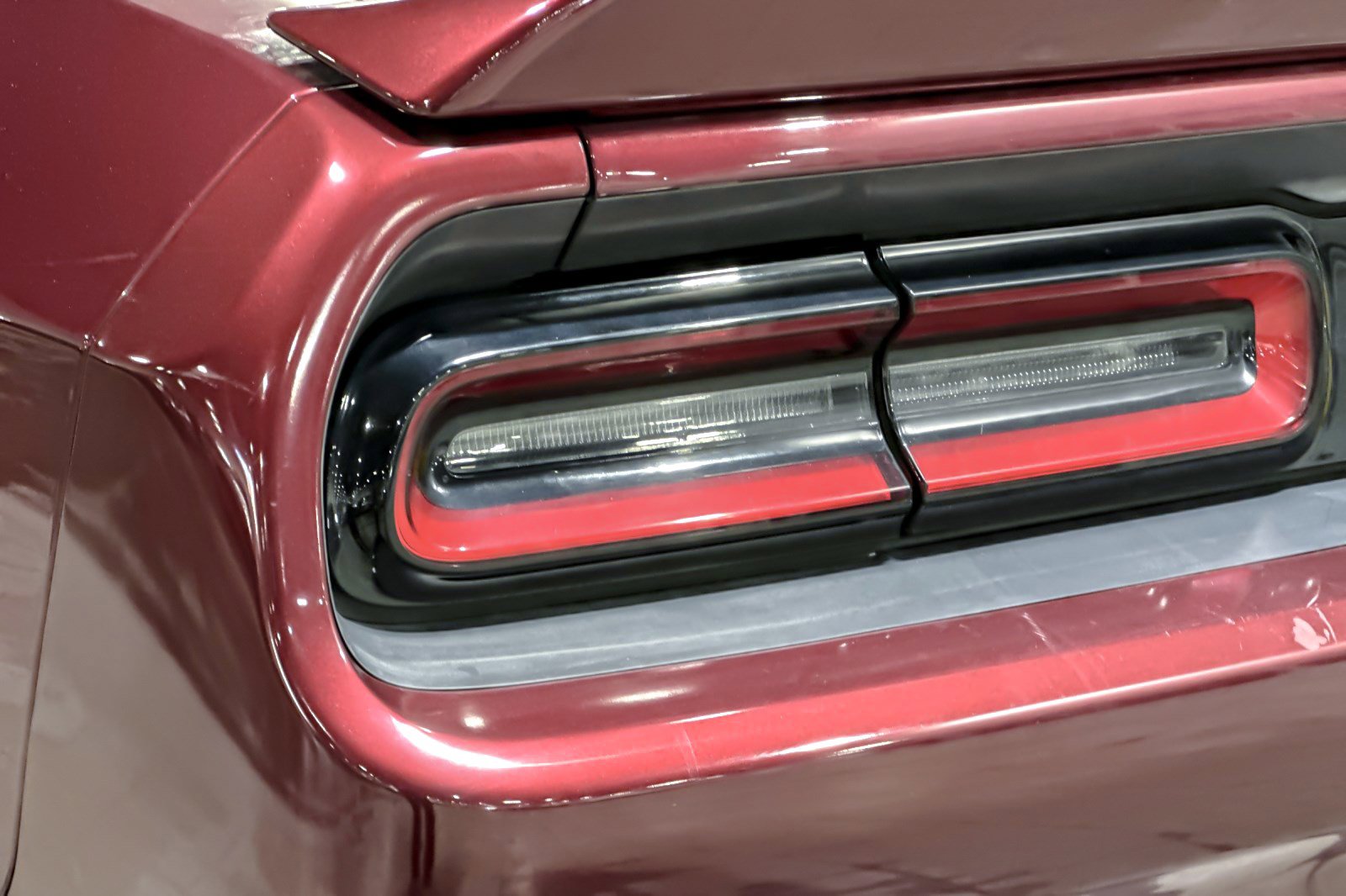 Used 2019 Dodge Challenger SXT image 12