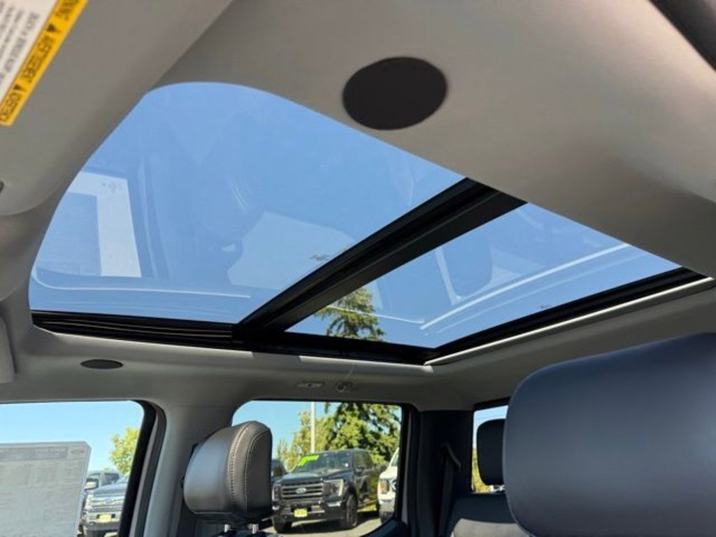 New 2025 Ford F350 Lariat w/ Lariat Ultimate Package image 34