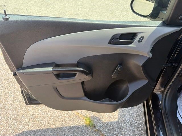 Used 2020 Chevrolet Sonic LT FWD image 11