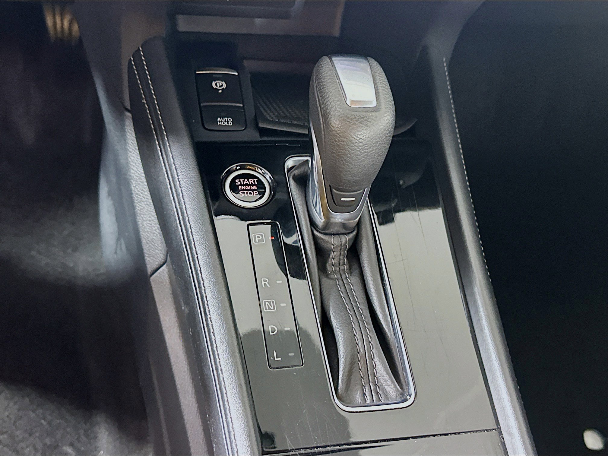 Used 2024 Nissan Kicks SR image 23