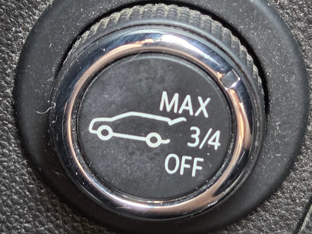 Used 2019 GMC Acadia SLT w/ Black Edition FWD image 15