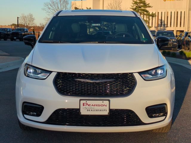 New 2026 Chrysler Pacifica Select AWD/4WD image 9