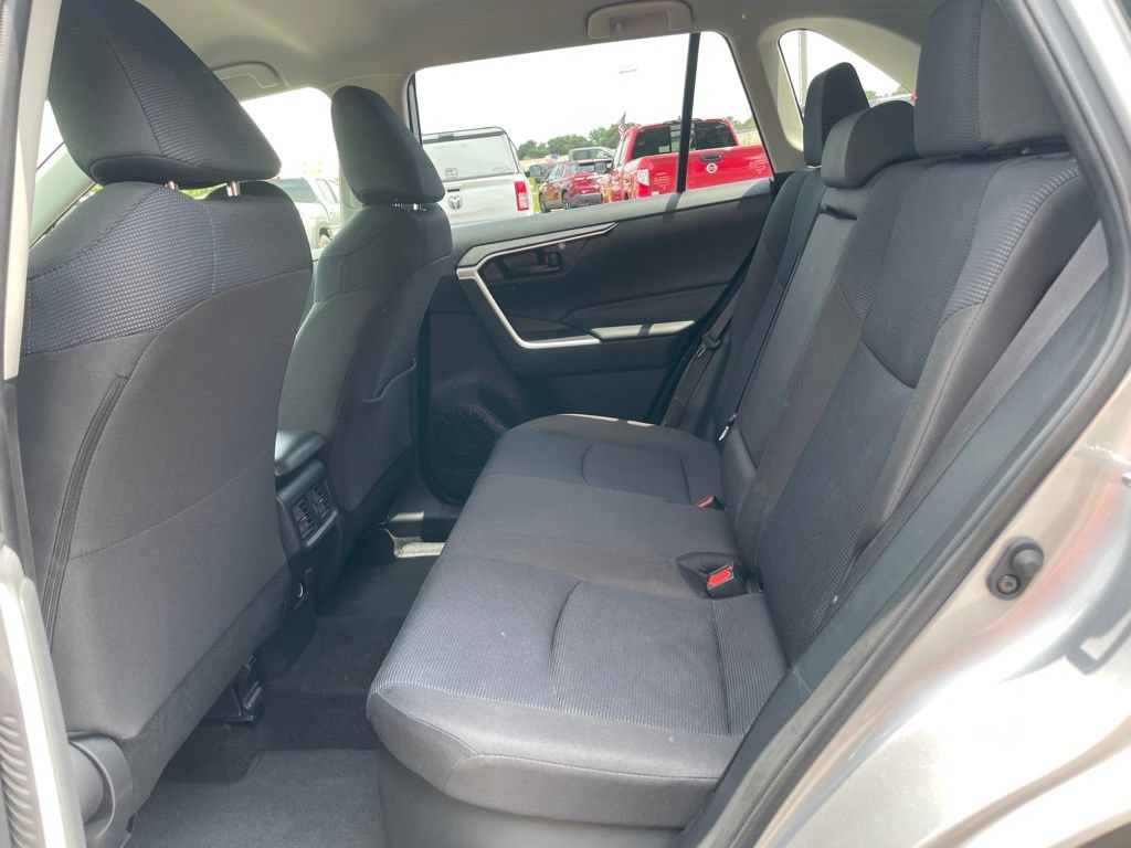 Used 2025 Toyota RAV4 LE AWD/4WD image 12