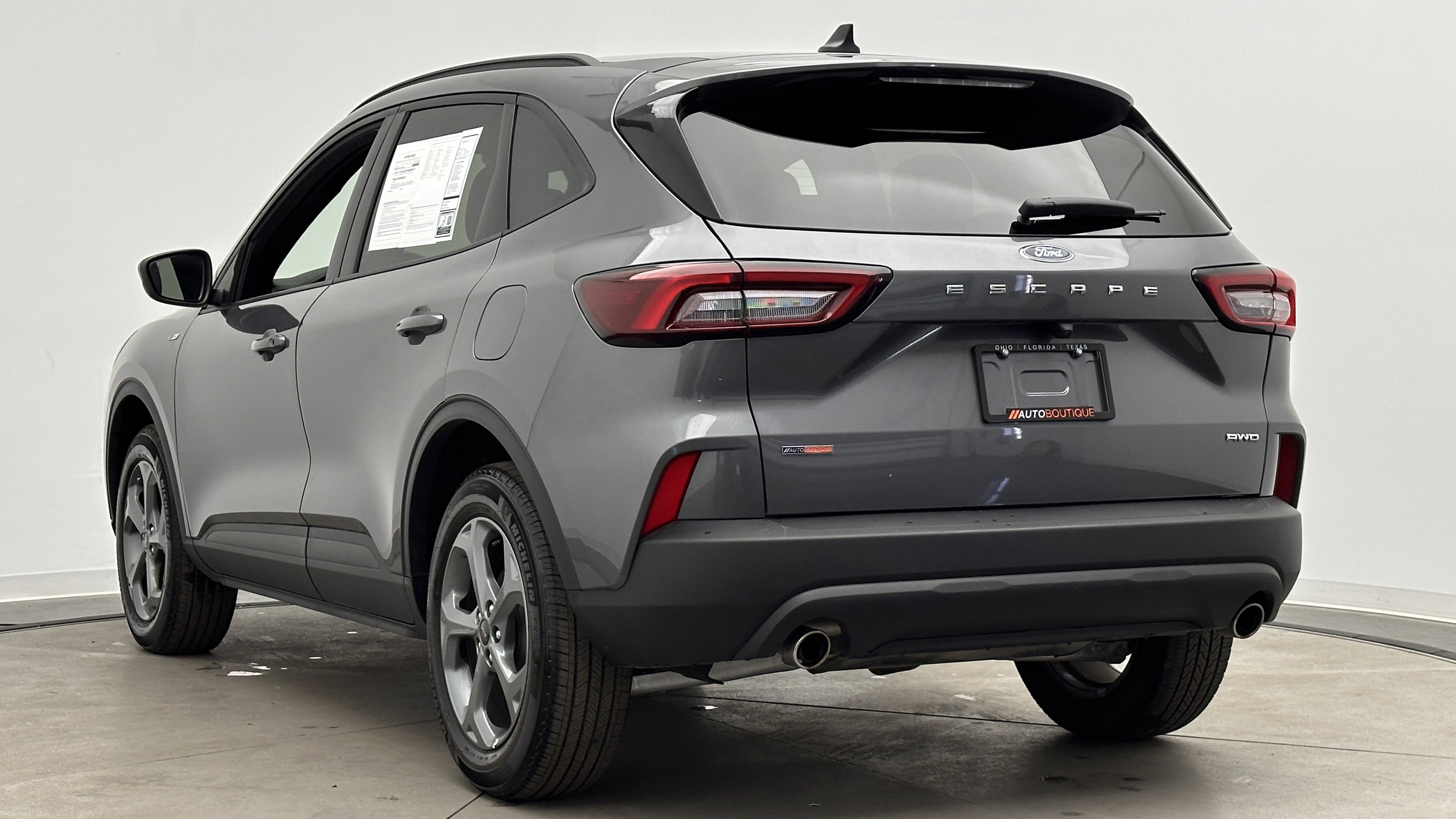 Used 2025 Ford Escape ST-Line Select AWD/4WD image 4