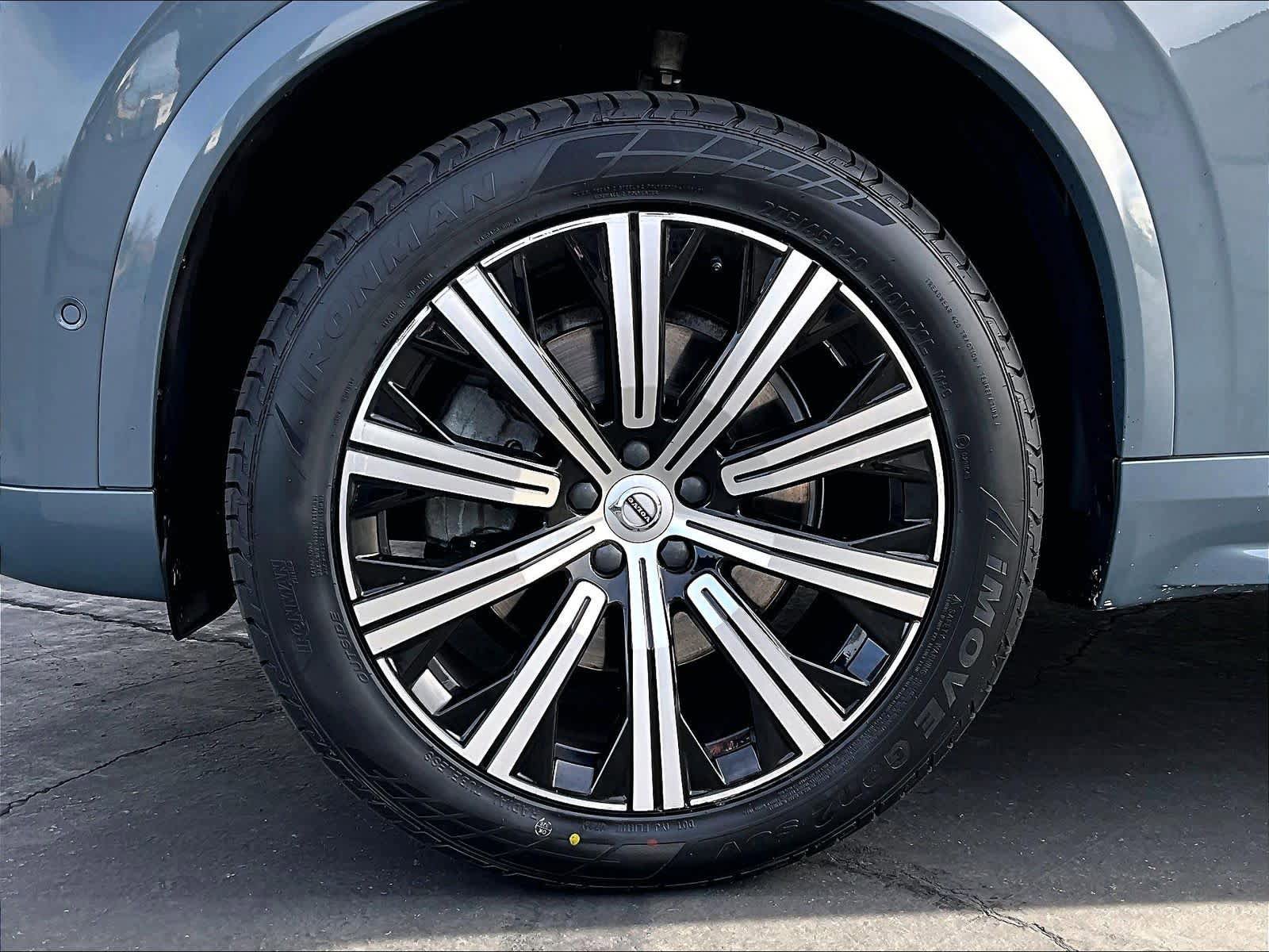 Used 2023 Volvo XC90 B6 Plus w/ Protection Package Premier image 11