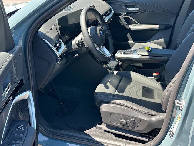 New 2026 BMW X2 xDrive28i w/ Technology Package AWD/4WD image 4