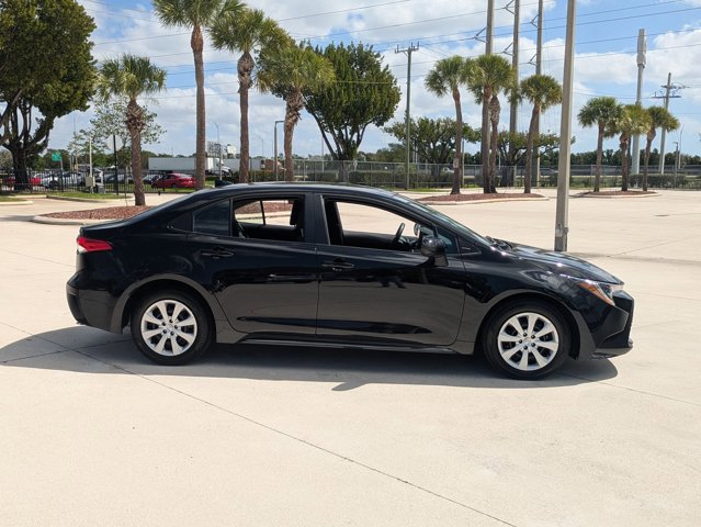 Used 2024 Toyota Corolla LE image 4