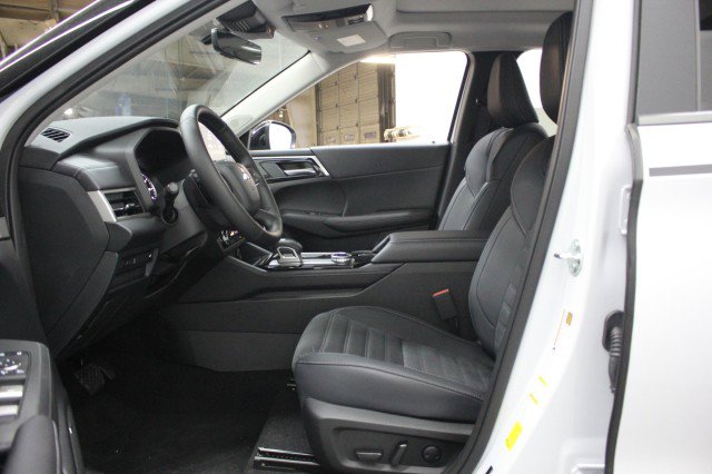 New 2026 Mitsubishi Outlander Trail Edition image 6