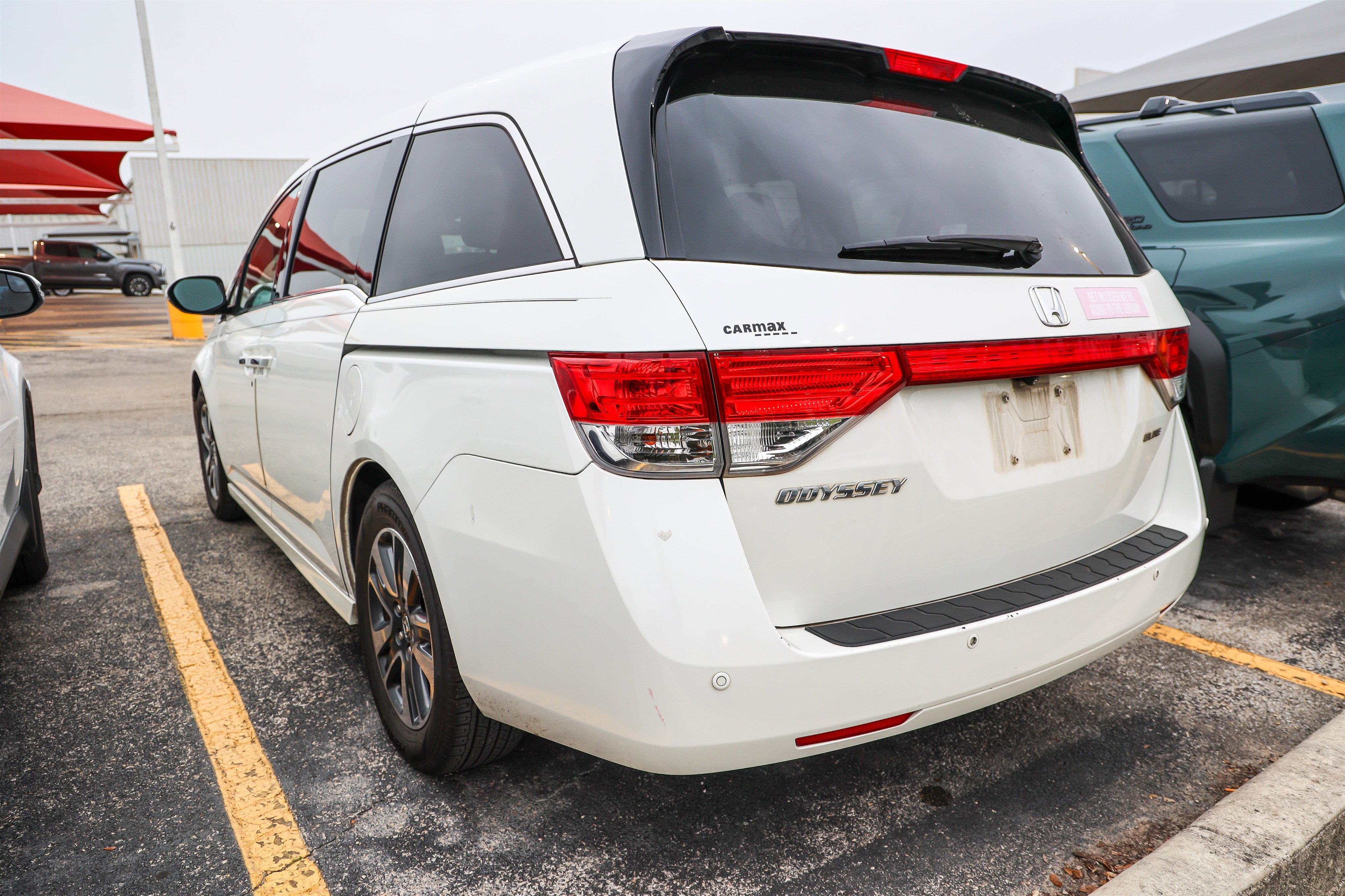 Used 2014 Honda Odyssey Touring Elite image 10