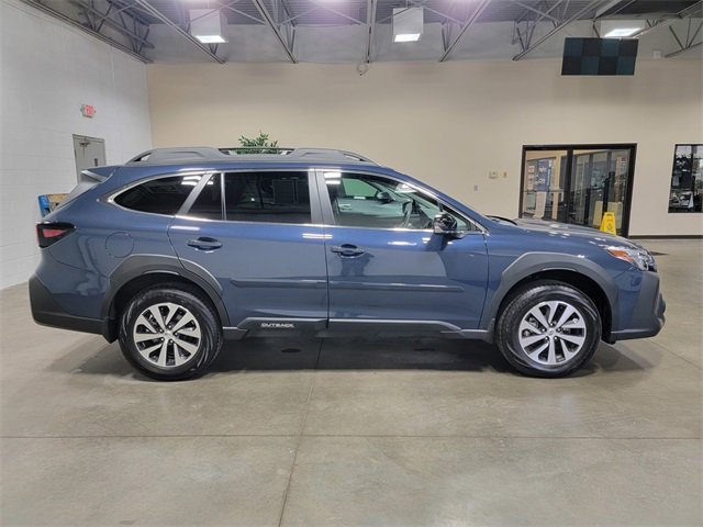 Certified 2025 Subaru Outback Premium image 5