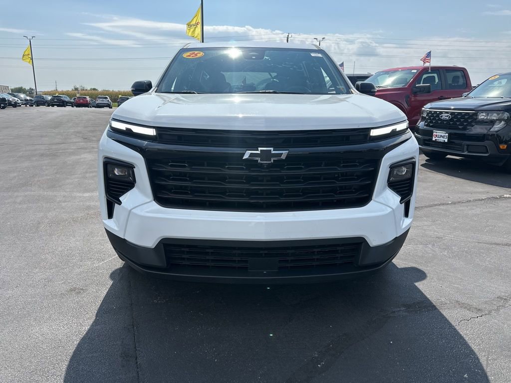 Used 2025 Chevrolet Traverse LT w/ Midnight/Sport Edition image 17