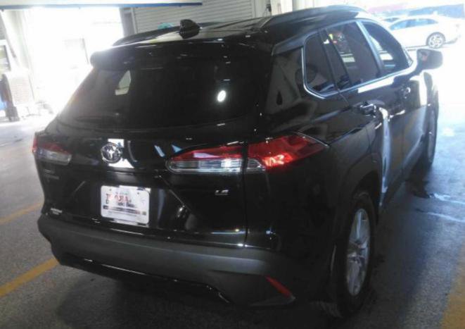 Used 2024 Toyota Corolla Cross LE image 4