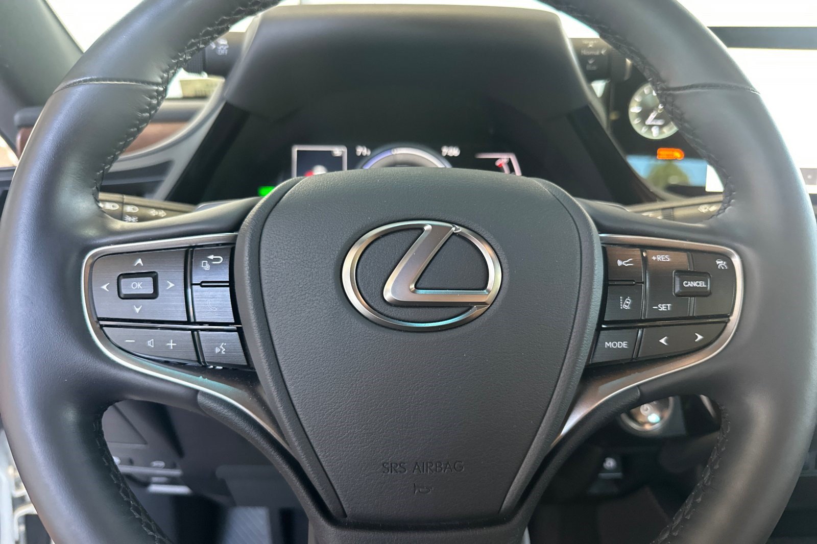 Certified 2024 Lexus ES 300h w/ Premium Package FWD image 27