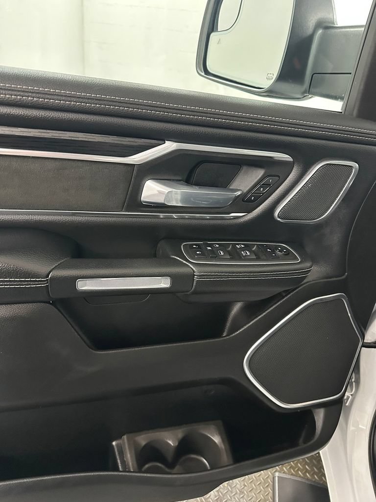 Used 2023 RAM 1500 Laramie AWD/4WD image 9