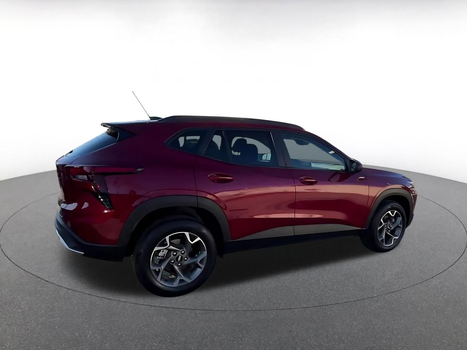 Used 2025 Chevrolet Trax LT image 15