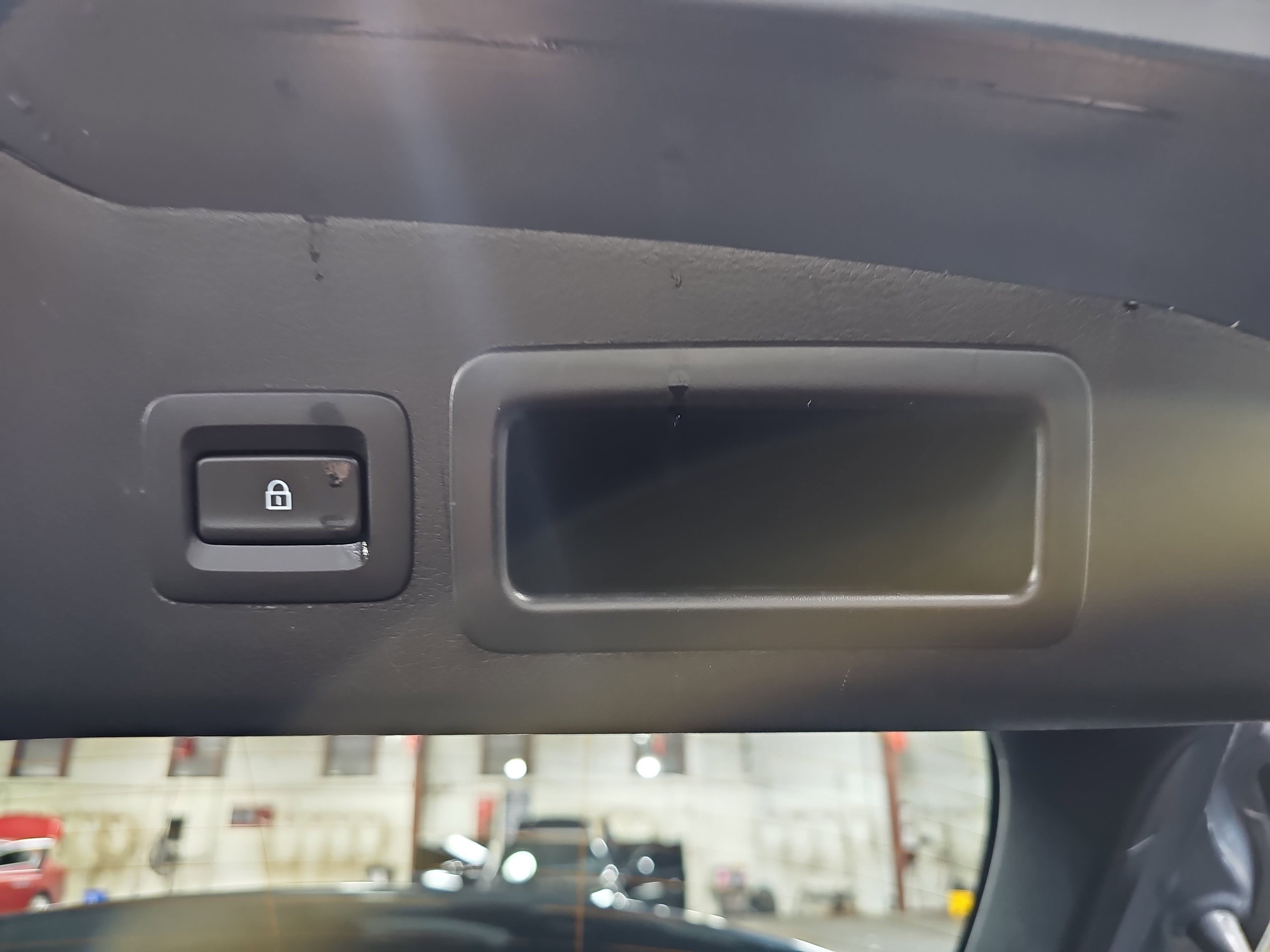 Used 2021 MAZDA MAZDA3 Hatchback w/Premium Plus Pkg image 14