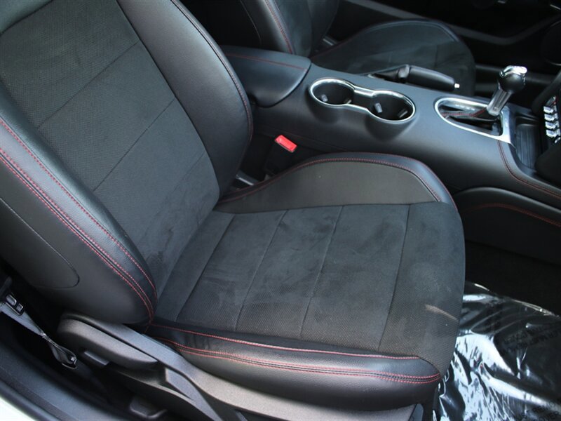 Used 2019 Ford Mustang GT Premium w/ Equipment Group 401A RWD image 9