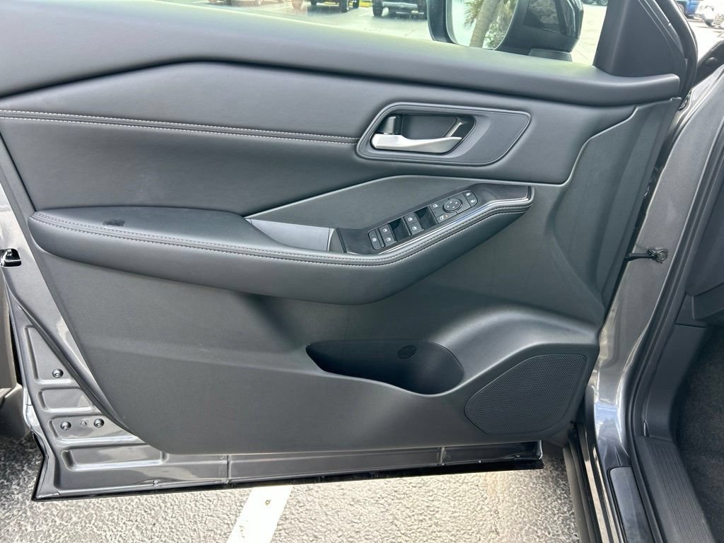 New 2026 Nissan Rogue Dark Armor FWD image 18